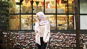 Stalking melulu, follow aja dulu 🙊...#clozetteid #hijab #ootd #hotd #hijab #hijabers #bandung #farmhouse #explorebandung #bandungjuara #wisatabandung #explorelembang #wisatalembang #lembang #geulis