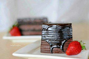 #cokelat #cake #strawberry 