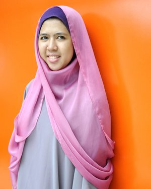 Bare face photo, only use lipstick hehe 😀. Are you dare to post your pretty bare face?  #sarihalilintar #clozetteid #hijab
