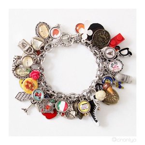 Charm bracelet I made from stcratch. Yep, it was just pieces of jump rings, chain and toggle clasp before. Some of the charms were newly bought, some were recycled from old jewelries, and some I made myself as DIY project.

I wonder if I sold this on Esty, how much does it worth? 😂

#clozetteID #starclozetter #fashionstylist #productstylist #stylist #instadaily #photooftheday #ootd #iphonesia #ootdindo #fashiondiaries #fashion #fashionstyle #instafashion #diy #fashionphoto #diyproject #mode #instastyle #style #instaoutfit #blogger #indonesianblogger #fashionblog #fashionblogger #bloggerindonesia #fashionista #fashiongram #fashionpost #beautyblogger