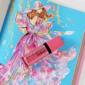 My fav! @bourjois_id Rouge Edition Velvet 11 So Hap'pink ❤💄💋 warnanya pink and soft banget, wearable for everyday 👌  kualitas lip cream-nya juara! Smooth, ringan di bibir dan ngga gampang pudar 😻😻😻 #clozetteid #clozettedaily #bourjoisid #Bourjois #lipstick #lipstickaddict #pink #bbloggers
