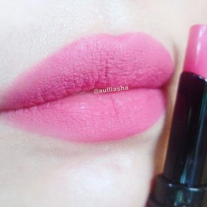 Lipstick always there when I need moodbooster 😘  kiss kiss, Good Night sweetheart 🌌 #LOTD #makeoverid #bbloggers #lipstick #lipsticks #clozettedaily #clozetteid #pinklips #pink