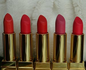 Still can't get enough for @yslbeauty Rouge Pur Couture Lipstick 💄 Want moooore and more 😽😽😽 #yslbeauty #yslbeautyaddict #ysllipsticks #lipstickaddict #bbloggers #duapuluhtujuhdesember #beautyblogger #clozettedaily #clozetteid #clozette