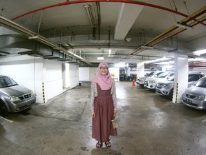 Taking Saturday seriously with the preppy style. But mistook mountain sandals instead of gladiator :p...#ootd #hotd #clozetteid #hijab #ootdatparkinglot #overallskirt