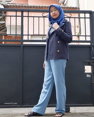 A smooth sea never made a skillfull sailor. I connect the philosophy of sailor to our behaviour to face every problem in life. An philosophic #ootdblogpost if mine, now at nianastiti.com.
.
.
.
#clozetteid #hijab #ootd #sailorouter #sailorhijabootd