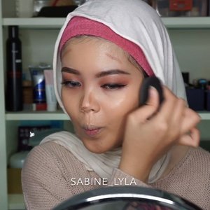 This makeup was inspired from one of my favorite Malaysia’s MUA @syedewa and will post the full version on my YouTube channel tomorrow. I kinda like this look actually. It makes me looks younger,fresh,and romantic as well. What do you think? Please leave comments below and let me know if this Makeup looks good on me or not heheh ❤️