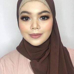 This makeup is inspired by @intankaharuddin i really love her makeup style. She’s so adorable and funny. I never skip her instastory. So i decided to create this look. Full tutorial is up on my channel. Simply click link on my bio ❤️.