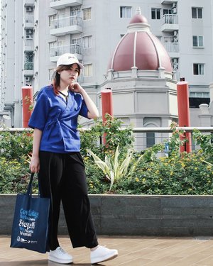 Blending blue 💙#whatiwear :- White baseball cap.I customized with text : 'DESIGN'yeah.. because i love design 😆- Bralette V-Strap.- Tied Up Kimono Top.- Cullote Pants.- Tote Canvas Bag. I get it from Coral Triangle Day's event. Hmm... i think it looks good for my ootd. hahaha.- White Hummels Platform Shoes...✨(tap for details)anyway, can you guess this place?......#OOTDIndo #OOTD #clozette #clozetteid #cotw #lookbookindonesia #indonesiafashionlook #fashion #streetstyle #fashionstyle #lookbook #style #SmartOOTD #fashiongram #fashionblogger #streetstyle #ootdindonesia #outfitshare #outfitoftheday #BTIndFashion #Breaktimeid #ootdidku #indonesian_blogger #adorableootd