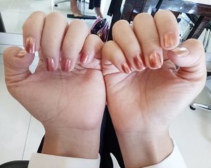 After manicure & pedicure at @pointcutsalonjakarta.
Got a beautiful nail art with O.P.I from @irwanteamhairdesign 💅
.
.
.
#pointcutsalon #salonjakarta #hairofthemonth #clozetteID #ClozetteIDReview #PointCutSalonxClozetteIDReview