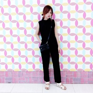 Hari ini nemenin Ibu belanja pakai jumpsuit dari @demanda.id 😝 suka banget deh sama jumpsuitnya! 
Kepoin aja instagramnya, suka ada SALE dadakan! Dan buat yang di Jogja, mampir ke butiknya ya di Gejayan.