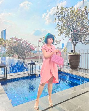 Sunny day and i dressed up in pink and green-blueish hair 🌞💗💚💙
.
.
Pink twisted dress @velove_shope
Pink knit bag (handmade by my cousin)
.
.
.
.
#stylingbyamandatydes
#OOTDIndo #OOTD #lookbookindonesia @lookbookindonesia #fashionstyle