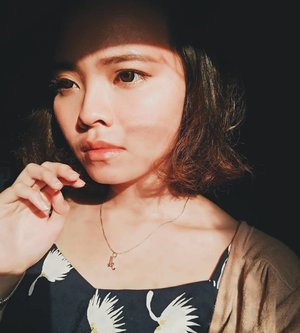Why do I look so sad? I don't even know.#throwback to my messy curly brown hair. I can't even remember what it feels like to have dark hair again. Since I'm not planning to have dark hair again, not in the near future. Can't wait for my ash brown hair😍#clozetteID #deeshairjourney #cchannelid #potd #potdindo #vscocam #vsco #vscophile #vscogrid #peoplescreatives #igdaily #instadaily #instastyle #fashionblogger #photooftheday #justgoshoot #vscogood #clozetteid #snapseeddaily #snapseed #photoshoot #exploretocreate #vscodaily #love