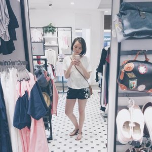Mirror selfieee!!!
Btw! Good morning everyone! It's Thursday, i know it's not weekends yet, but you survive Monday, Tuesday and Wednesday, you sure will survive today! 
Have a blessed Thursday all!!
.
.
#clozettedaily #clozetteid #ootd #ootdindo #vscocam #vsco #vscophile #exploretocreate #vscogrid #peoplescreatives #photoshoot #igdaily #vscodaily #instadaily #instastyle #streetstyle #fashionblogger #beautyblogger #indonesianbeautyblogger #likeforlike #photooftheday #outfitoftheday #potd #justgoshoot #stylish #ootd #ootdindo #xiaomimi5 #mi5 #mi5photography