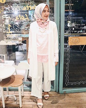 -
Pinky ?
-
#clozetters #clozetteid #hijabootdindo #whiteandpink #dresscode #CantikDariHati