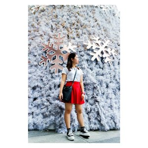 Let it snow, let it snow, let it snow❄
.
📷@jessicahyadi
.
Bag @femmebravile 
Sneakers @converse 
Socks @rubi_anz
.
.
.
.
#blogger #beautyblogger #clozetteid #indonesiablogger #indonesiabeautyblogger #beautybloggerindonesia #bloggerindonesia #ootd #sbybeautyblogger #surabayabeautyblogger #beautybloggersurabaya #ootdindo #coordinate #sbyblogger #bloggerceria #ootdid #bloggerperempuan #sociollablogger #sociollabloggernetwork #outfitoftheday