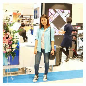 My OOTD on @laneigeid G5 store opening at Tunjungan Plaza 4.
Its divided into 2 section, pink section for makeup area, and blue section for skincare area
.
.
#blogger #beautyblogger #clozetteid #indonesiablogger #indonesiabeautyblogger #beautybloggerindonesia #bloggerindonesia #beautybloggerid #sbybeautyblogger #surabayabeautyblogger #beautybloggersurabaya #bloggersurabaya #surabayablogger #sbyblogger #bloggerceria #bloggerceriaid #bloggerperempuan #sociollablogger #sociollabloggernetwork #sociollabloggercommunity #ootdindo #lookbook #lookbookindo #outfitoftheday #lookoftheday #ootd #coordinate #coordinates