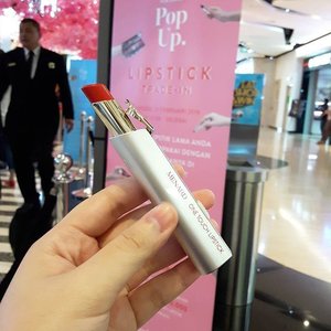 I traded my old lipstick with this Menard One Touch Lipstick
It's worth IDR 215000!
#sociolla #sociollalipsticktradein #sociollapopup #sociollatradein #menardonetouchlipstick #menard #menardlipstick #clozetteid