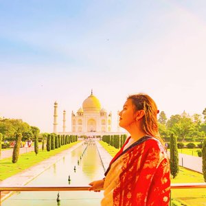 i really miss this place💕 .
.
.
.
.
.
.
.
.
.
#khansamanda #agra #india #visitindia #wonderful #beautifuldestinations 
#khansamandatraveldiary #travel  #travelphotography #travelblogger #indonesiatravelblogger #travelgram #womantraveler #travelguide #travelinfluencer #travelling  #wonderful_places #indtravel #indotravellers #exploreindia #bestplacetogo #seetheworld #solotravel #tajmahal #clozetteid