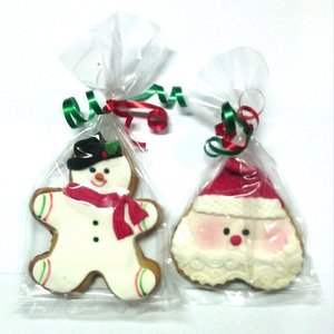 Snowman and santa claus cookies from my manager.. Aww so sweet #merryxmas #christmas #xmasishere #likeforlike #like4like #pastry #tagsforlikes #pictureoftheday #cooking #cookies #snowman #santaclaus #clozetteid #clozette