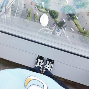 I have a thing for high places 👻
.
.
.
#clozetteid #fromwhereistand #vansgirls #potd #l4l #fbloggers #fashionbloggers #lifestylebloggers #stylebloggers #ggrep #coordinate #ファション #コーデ #ブロガー #ファションブロガー #スタイル #패션스타그램 #패피 #스트리트스타일