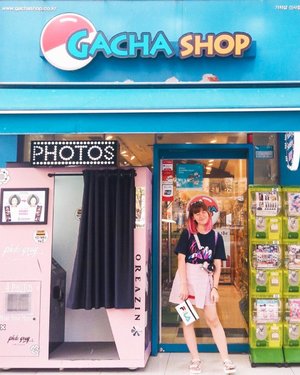 Le happy face after visiting Gacha Shop in Garosu-Gil area 😆😏✨...#clozetteid #BigDreamerInKorea #exploreseoul #garosugil #koreatravel #ggrep #여행스타그램 #ktoid #damestravel