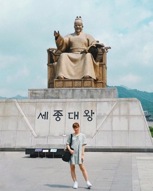 Finally finished this long blogpost about Things to Do in Seoul #bigdreamerblog 💖 Click link in bio to read 🤗🤗 Took long time to write and edit the photos, hope it can be useful for you 🙏🏻
.
.
.
#clozetteid #BigDreamerInKorea #koreatravel #ktoid #ggrep #exploreseoul #travelblogger #travelbloggerindonesia #kingsejongstatue #koreatrip #seoultrip #femmetravel #girlsaroundtheworld #damestravel #여행 #여행스타그램 #여행에미치다 #旅行