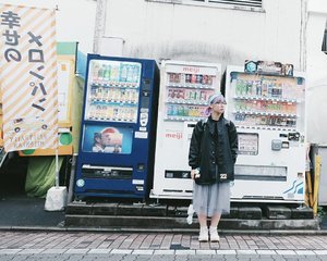 I miss buying drinks from vending machine, especially milk tea 😢
.
.
.
#clozetteid #japan #tokyo #fashionbloggers #fashionlovers #tokyoguide #japantravel #ootd #ootdindo #cgstreetstyle #looksootd #lookbookindonesia #japanloverme #ggrep #travelblogger #traveler #旅行 #東京 #여행 #여행스타그램 #여행블로거 #스타일 #패션스타그램 #일본여행 #도쿄여행