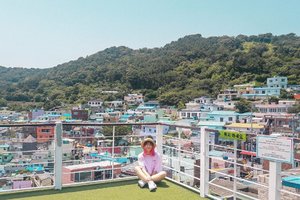 Finally updated: Things to do in Busan on #bigdreamerblog 🤗 I listed some places to go in Busan, wish it can be helpful for you who want to visit Busan soon/ in the future 😁😁 Link in bio! #BigDreamerInKorea (In frame: Gamcheon Cultural Village)
.
.
.
#clozetteid #busan #travelblogger #gamcheonculturevillage #gamcheon #koreatrip #explorebusan #traveler #ktoid #damestravel #ggrep #koreatravel #visitkorea #visitbusan #여행 #여해스타그램 #부산 #부산여행 #감천 #감천문화마을 #旅行 #旅行記 #韩国