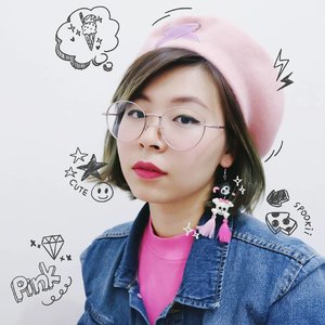 I bought this cute earrings from @spookiiland 😍 大好き！ Also add some doodle because I don't want to waste my skill 🤣🤣 (It's hand-drawn, not sticker). Oh, I'm wearing @dearmebeauty matte lip creame in Dear Kiki shade 💖
.
.
.
#clozetteid #kawaii #fashion #fashionblogger #kawaiifashion #jfashion #harajuku