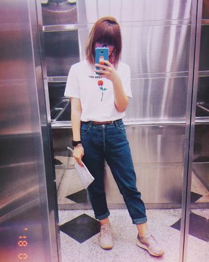 I love wearing white tee with jeans lately 😎 #japobsOOTD
.
.
.
#clozetteid #fashionblogger #mirrorselfie #fashiondiaries #styleinspiration #streetstyle #ootd #lookbookindonesia #오오티디 #패션스타그램 #今日の服 #コーディネート