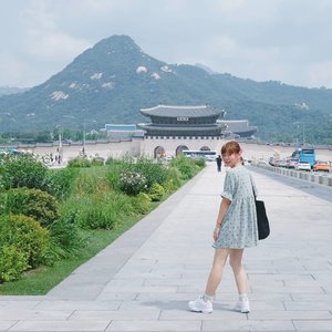 Day 3 and I almost give up taking photos because of the heat 😣...#clozetteid #BigDreamerInSeoul #travelblogger #traveler #travelblog #ggrep #seoul #korea #koreatravel #wanderlust #여행 #여행스타그램 #旅行 #japobsOOTD #fashion #streetstyle #koreanstreetfashion