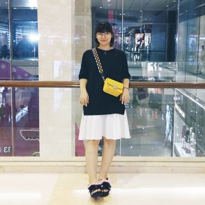 Will definitely take another (proper) #japobsOOTD for this dress since I love it so much! .
.
.
#clozetteid #fashiondiaries #fashionblogger #styleblogger #wearjp #ootd4nylonjp #coordinate