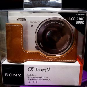 Great accessories for my camera 📷❤️✨ #camera #sony #sonya5100 #sonyalpha #clozetteid #selfie #technology #case #bodycase