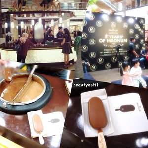 5 Years of MAGNUM in Indonesia! Happy birthday my favorite ice cream, MAGNUM. 🎉🎁🎊Especially Chocolate Brownies 🍦🍫 lots of great people here!! 💝🎈 #magnum #magnumid #5yearsofmagnum #indonesia #pim #pondokindahmall #latepost #lategram #icecream #chochobrownie #chocolate #brownies #foodporn #clozetteid