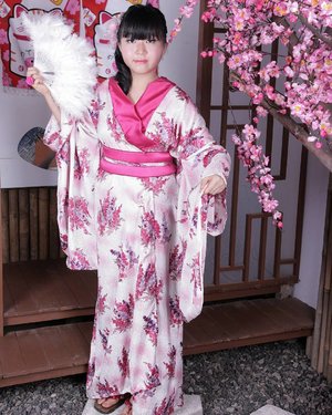 #Throwback Nggak sengaja nemu foto ini dan kepikiran buat nulis mengenai kimono.. Pengen tau ASAL MUASAL KIMONO dan TEMPAT SEWA KIMONO di KYOTO? Mampir yuk ke #MeisUniqueBlog 😊
.
.
.
.
.
#updateBlog #Japan #JapanCulture #clozetteID #clozettedaily #potd #picoftheday #kimono #ootd
