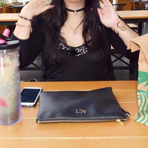 Closer look of all accessories for my latest blogpost ❣
📌 Choker Necklace & Gold Bracelet from @rilifashop
📌 Black Swarovski Bracelet from @agehabyaiachan 📌 Clutch with my initial from @naveen_case •
•
•
#accessories #potd #ootdindo #lookbookindonesia #lookbookindo #lookbookwomen #indonesian_blogger #indonesiancurvyblogger #chictopiastyle #looksootd #ootdholic #outfithariini #ootdjourney #clozetteid #clozetter #COTW #summer #inspiration #summerootd #summeroutfit #dandansenin #instalike #instagood #fashion #blogger #fashionblogger #fblogger #fashiondiary #aiachanfashionjournal