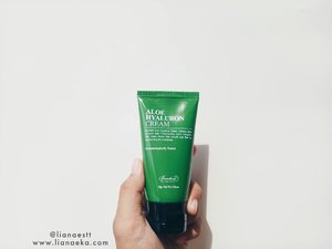 Benton Hyaluron Cream

#Benton Aloe Hyaluronan Cream contains Aloe and 7 Hyaluronic Acid to provide moisture and nutrients to your tired skin in a step-by-step to keep your skin smooth, moist and supple.

It is a product which is suitable for skip-care, which utilizes simple and minimized skincare steps.

Benton #AloeHyaluronanCream contains :
40% Aloe Vera Leaf Water which is rich in polysaccharides, rich in moisture, aloe is an excellent ingredient fot hydrating and soothing, helping to leave skin clear and revitalize.

7 types Hyaluronic Acid with different molecular wights (Sodium Hyaluronate in high molecule, middle molecule, low molecule, Hydrolyzed sodium hyaluronate, Hyaluronic acid, Sodium hyaluronate crosspolymer, and Hydrolyzed hyaluronic acid)

Mildly acidic, free fragrance, coloring, volalite alcohol, PEGs, etc.

The texture is white gel cream, light and moist. Sometimes using a cream like this will stick. But this isn't sticky at all and doesn't make it greasy.
But unfortunately when I became more blend, somehow there was a white streak, but when I let it go he would disappear.

My experience - I only used 2 times because this #cream just arrived yesterday. When I wearing this cream my face feels cold and moist. When I use the night, in the morning when I wake up my face isn't oily but still feels moist.

This #aloecream recommended for dry-dehydrate skin, sensitive skin, rough and dull skin lacking nourishment, skin that needs moisturization and suppleness care. *products are provided by #bentoncosmetic for review
#BentonAloeHyaluronCream #HyaluronicAcid #Skipcare #Kbeauty #koreanskincare #skincare #clozetteid #skincareroutine #skincarejunkie #skincarelover #lianaekacom