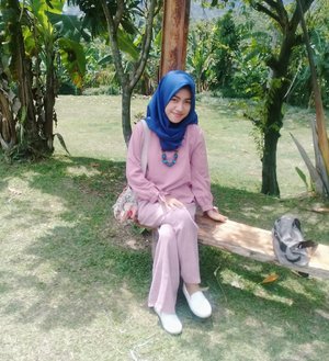 O Allah, give me a great patience and a big heart. Give a strength to my shoulders and my heart while i'm facing the  problem. Make me a great woman who always smile in any circumstances. 👸💖💎....((nyureng nyureng silaw)) #OOTD #casual #OOTD #hijab #clozetteID