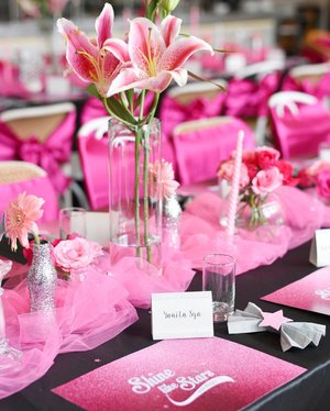 Fifty shades of pink in #ellipsteaparty 
Eyes drooling ♥ @ellips_haircare @liputan6 . We're ready to have shiny hair! #shinelikestar
📷@samseite
.
.
.
.
.
#POTD #Photooftheday #pictureoftheday #party #photograph #beautyblogger #artgallery #tablesetting #lifestyle #lifestyleblogger #photography #fotografia #photographer #beautyblog #photographers #photographie #lifestyleblogger #fotografie #blogger #makeup #clozetteid #girl #likesforlikes #beauty #photo #pink #decoration