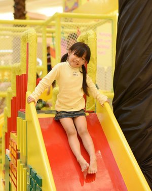 My happy-go-lucky Japanese doll excited banget main di wahana Play Park-nya DANCOW Explore Your World. Ternyata berkata #IYABOLEH punya banyak manfaat yang positif untuk tumbuh kembangnya yang menjadikan si Kecil percaya diri dan berani untuk melakukan berbagai hal! Yuk cari tau tentang isi acara dan keseruan DANCOW Explore Your World di  http://notonlywear.blogspot.co.id/2017/05/explore-world-bareng-caramelle-chaverre.html #Clozetteid