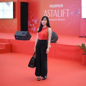 Attending ASTALIFT Beauty Fest for DIY Facial with @astalift_indonesia , thanks @clozetteid & @astalift_indonesia for having me. Event report + Product Review soon on my blog!
#clozetteidreview #astaliftxclozetteid #astaliftphotogenicbeauty
.
.
.
.
#l4l #fashionblog #endorsement #instagramer #blogger #blog #potd #photography #photooftheday #lifestyle #japanese #lifestyleblogger #japan #beautyblog #instapict #likesforlikes #beautyblogger #girl #instadaily #instagramer #instamood #like #clozetteid #FaceOfTheDay #FOTD #indonesian #fashionblogger