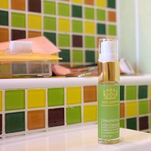 The best way to end a long day is with one of the best cleansers.

#cleanser #cleansingoil #tataharper #skincare #skincareblogger #fdbeauty #clozetteid #bbloger #bbloggers #beautyblogger #beautyblogger