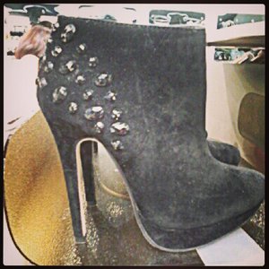 #Wishlist a black #booties that will rock my outfit!