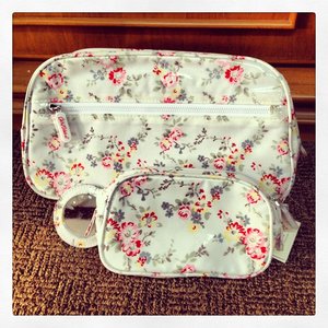 I'm such a pouch sucker.....never get enough of it #pouch #cathkidston