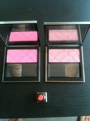 Burberry light glow blush in Coral Pink and Cameo