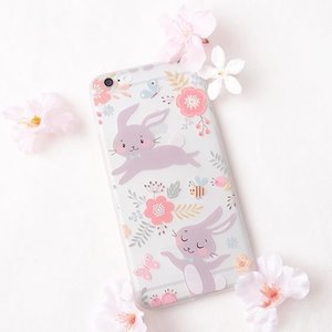 Loving my new phone case from @meloshops 
Perfect for bunny lover 😍😍
#bunnylover #cute #bestoftheday #pink #flatlay #favorite #clozetteid