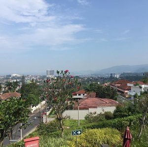 Today's view from Emersia Hotel, Lampung 
Too bad there's haze/smoke covering the sea and mountain view 
#instanature #clozetteid #poshplushtravel #beautiful