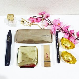 Prepping out my golden make up for tomorrow CNY!! Open the door wide tonight to welcome good luck and good fortune. Remember no sweeping the floor or washing your hair tomorrow cause it will sweep or wash away your luck away..
Gong xi fa cai!! Let's welcome the year of Ram! 🐏🐏🐏🐏
#makeupplay #makeupmania #makeupjunkie #beautyjunkie #beautyblogger #beautybloggerid #clozette #clozetteid #fdbeauty #yslbeauty #guerlain #hourglass #lancome #lancomeid #eyeko #toryburch #shuuemura #gold #beautygram#igbeauty #cny2015 #love #grateful