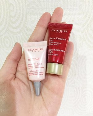 #poshplushsamplereview today is about two Clarins products:
🌸 White Plus Tri-Intensive Brightening Serum
🌸 Super Restorative Night Cream
.
.
I used these products for around one week, so the review based on my experience during that week.
The serum, although has a light texture and smells lovely, did not give the brightening effect that I expected. Usually I expected a brightening serum to at least evens out my skin tone if not brightens my complexion. But with this serum, my skin stays at status quo 😬
.

The night cream also did not do much except for giving standard hydration. No significant effect since the first time application. The scent a bit of orchid like and I prefer the scent of the serum better because it's more refreshing. The texture is more on to the balmy side instead of creamy, so it did not easily slipped or melted on your face. Less greasy too.
.

Will I buy the full size? I supposed not because I have experienced other products that works better on my skin. 
#skincare #skincareroutine #skincaretalk #skincarereview #samplereview #beautyblogger #beautyaddict #beautygram #beautybloggerid #bloggerceria #clozetteid