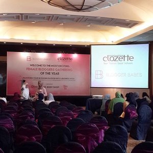 Female blogger gathering happening now! Blogger Babes is here 💗💗
So excited to attend this event today at Intercontinental Hotel.
Thank you for this opportunity @clozetteid 😙

#beautyevent #beautyblogger #beautybloggerid #clozetteid #bloggerbabesid